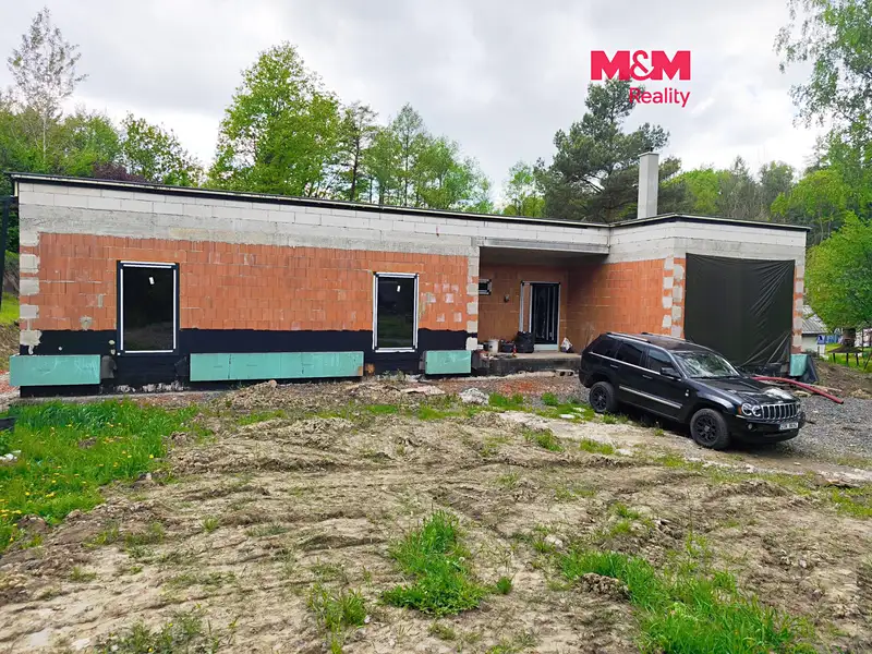 Prodej rodinného domu 214 m², pozemek 3237 m²